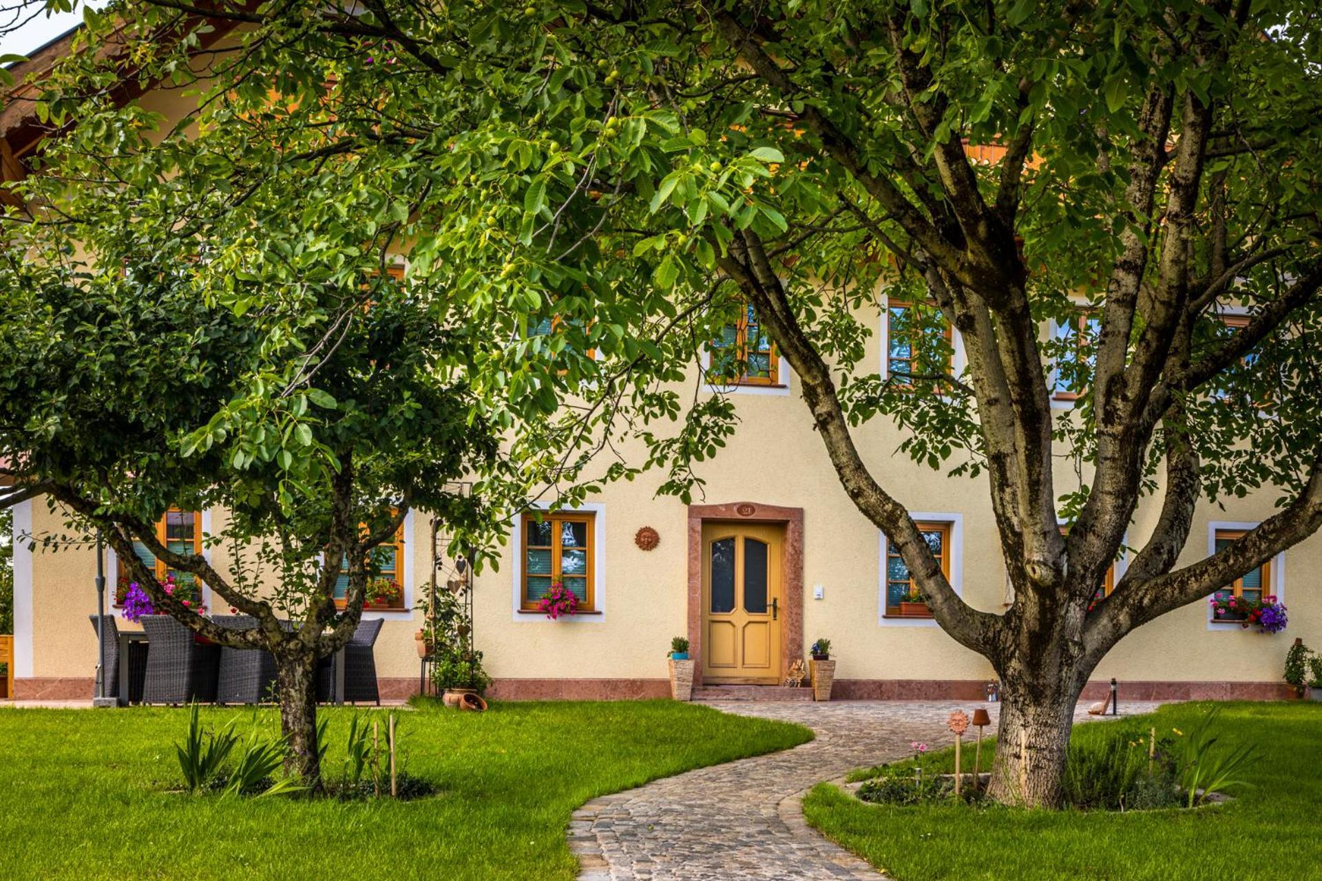 Landhaus Appartement Seidenwebergut Anif Bei Salzburg Niederalm Eksteriør bilde